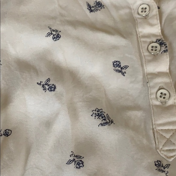 Collard shirt with Roses - Picture 2 of 2